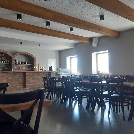 Penzionmoravia Moravská Nová Ves Buitenkant foto